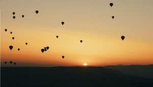 dm-harmonics-mentales-detoxing-loslassen-heissluftballons-fliegen-himmer