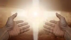 dm-harmonics-gott-haende-licht